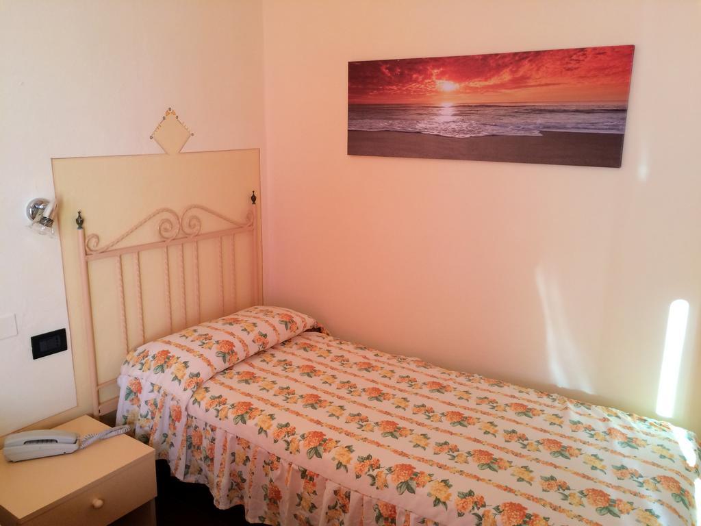 Lungomare Hotel Marina di Cecina Kültér fotó